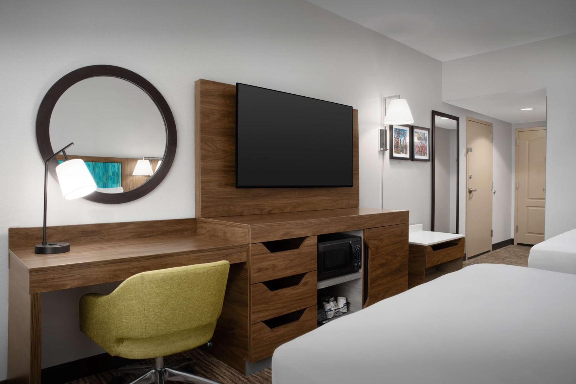 Hampton & Suites-knoxville/north I-75