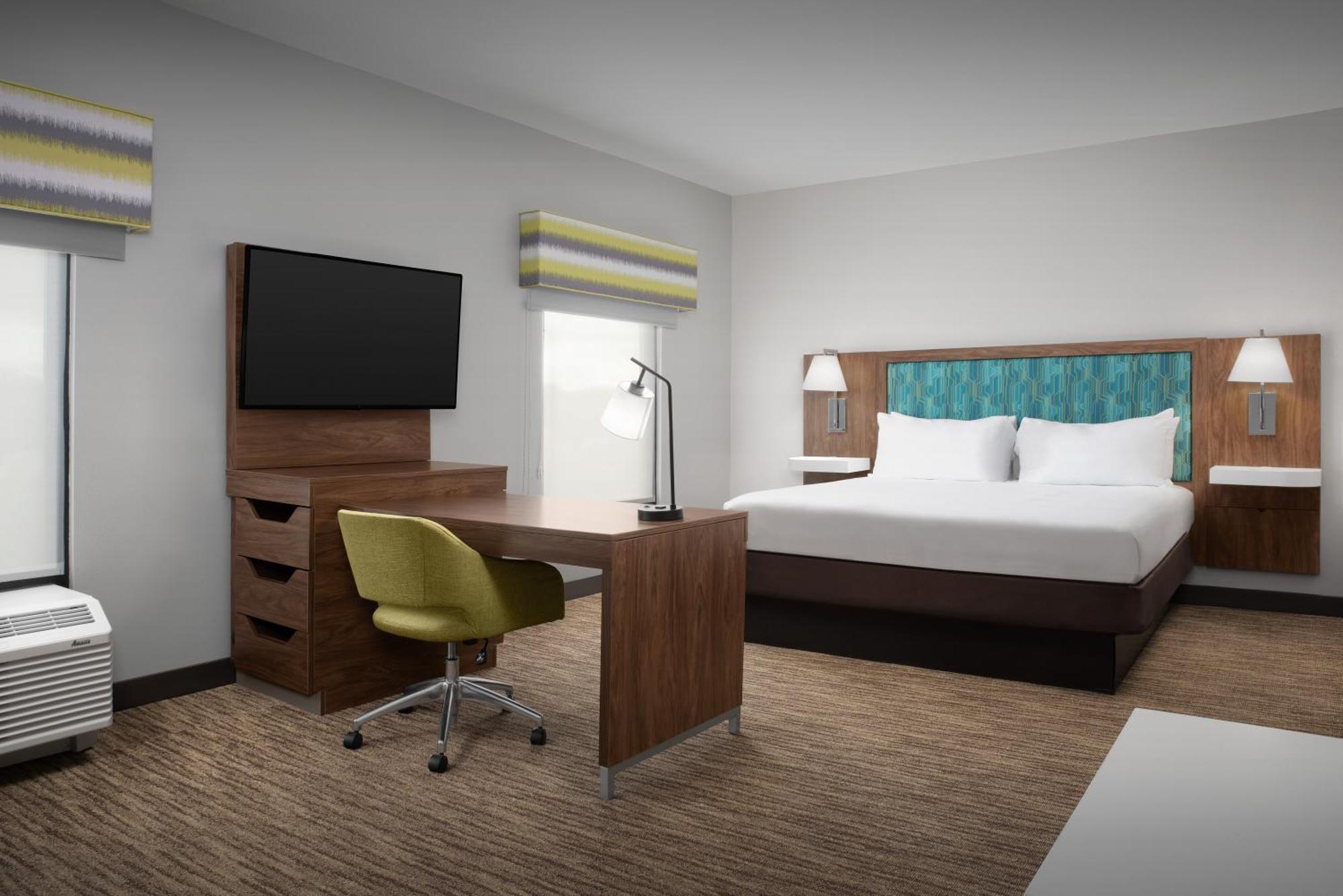 Hampton & Suites-knoxville/north I-75 Hotel