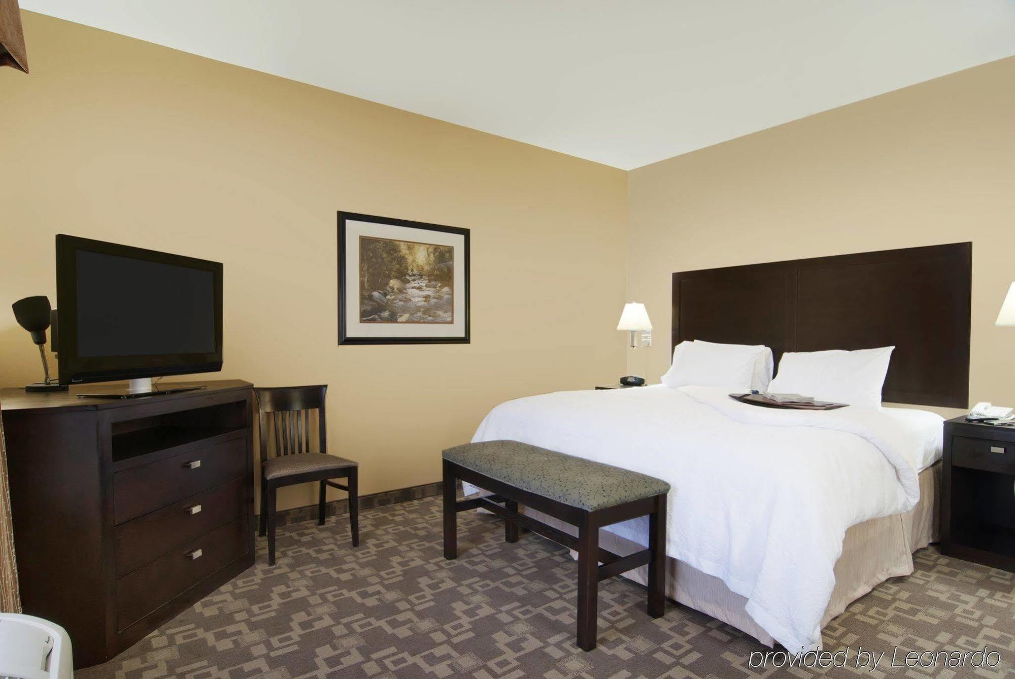 Hampton & Suites-knoxville/north I-75 Knoxville