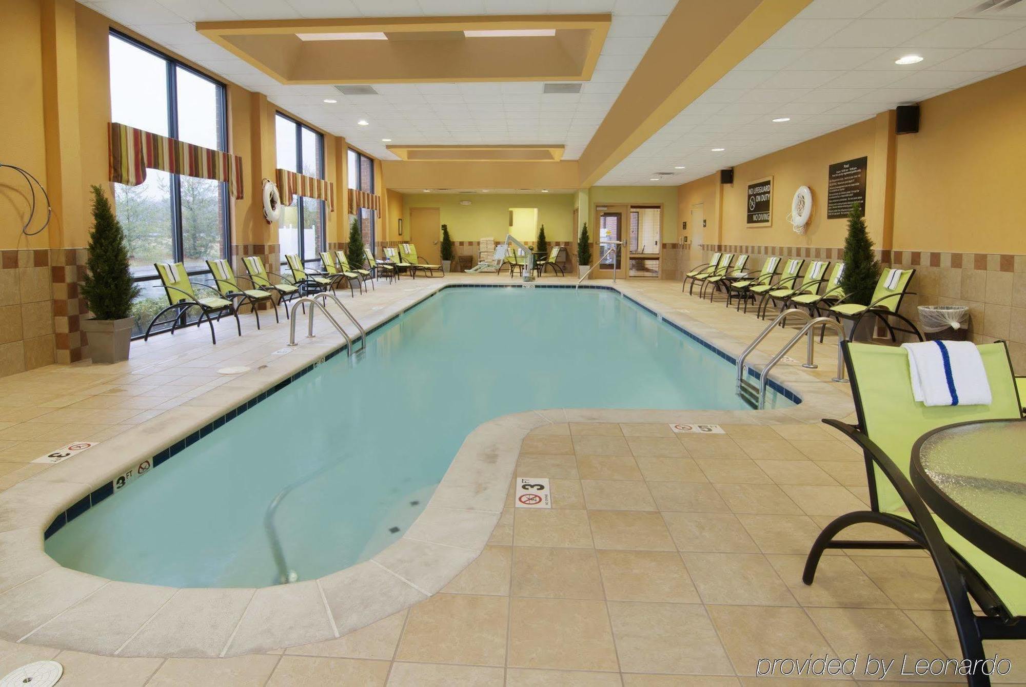 Hampton & Suites-knoxville/north I-75 Knoxville