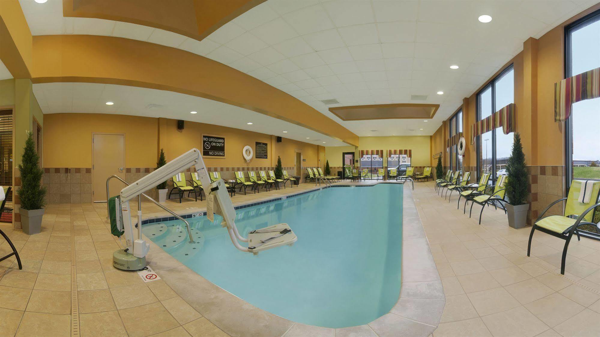 Hampton & Suites-knoxville/north I-75 Hotel Knoxville